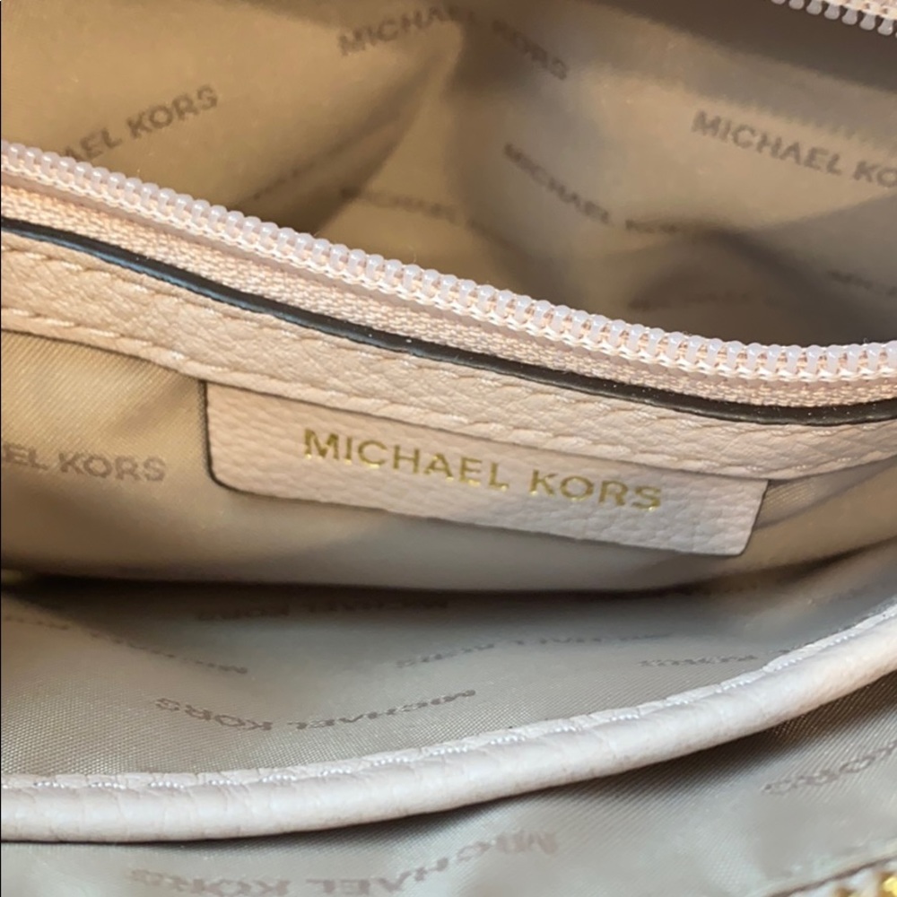 NWOT Michael Kors Soft Leather Crossbody Bag. - Picture 5 of 16